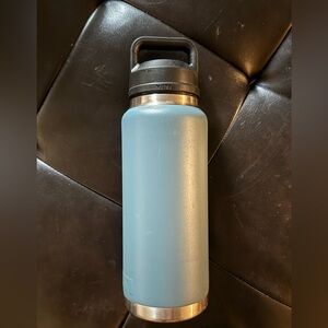 Yeti water bottle 36 oz